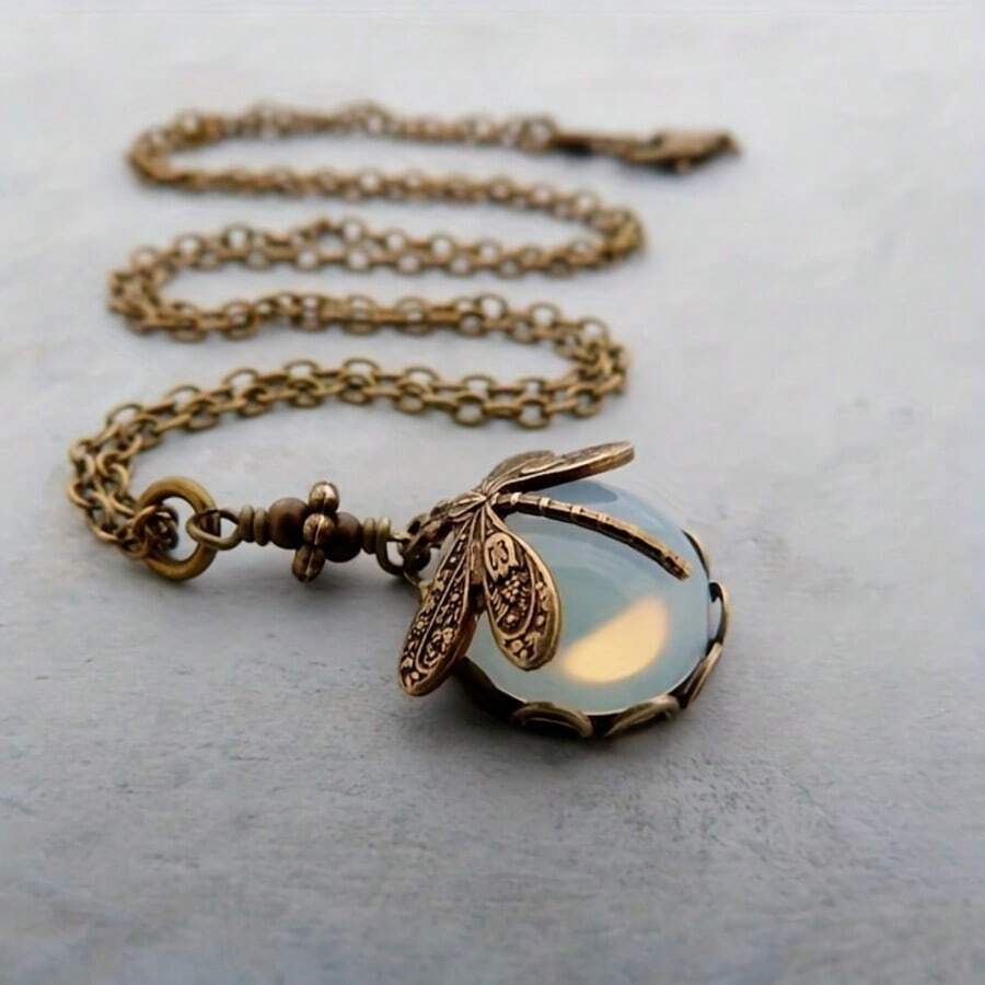 Cute Vintage Dragonfly Round Transparent Pendant Necklace, Creative Insect Theme Handmade Jewelry For Women, Suitable For Daily Wear, An Ideal Birthday Gift For Friends - Multicolor - View 1