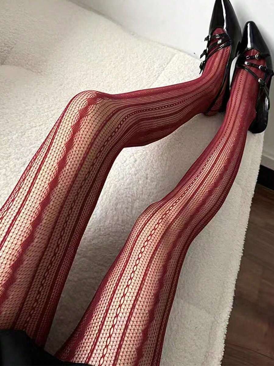 1 Pair Retro Romantic Striped Twist Design Sexy Skinny Pantyhose Tights For Girls - 酒紅色 - 查看 1