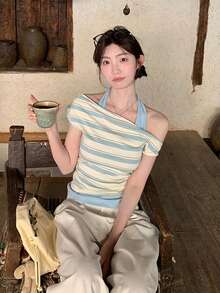 女士蓝色条纹露肩短袖T恤，修身短款垂褶领口上衣，夏季必备 - 藍色 - 查看 5