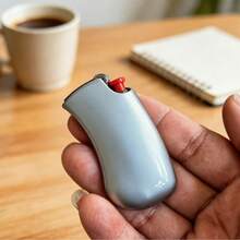 1 hộp đựng bật lửa Bic J5 có thể nạp lại, làm bằng hợp kim kẽm, nhỏ gọn và bền chắc, tích hợp cơ chế Bic J5, nắp gập, thiết kế chống trượt, phù hợp để đựng bật lửa và diêm, là món quà lý tưởng. - Nhiều kiểu dáng - Xem 10