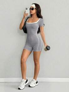 Bộ jumpsuit nữ AITYI Studio họa tiết hoa màu xám, dáng ôm vừa vặn, thoải mái, cổ vuông, phối màu tương phản, khoét lưng gợi cảm, thời trang ôm sát, thích hợp cho tập thể dục trong nhà, phong cách Y2K, dự tiệc, kỳ nghỉ, mùa xuân hè, lễ tốt nghiệp, lễ hội nhạc đồng quê, ngày Quốc khánh, mùa hè. Bộ đồ liền thân tay ngắn, nhẹ, thoáng khí, thân thiện với da, chất liệu dệt kim co giãn. - Xám - Xem 4