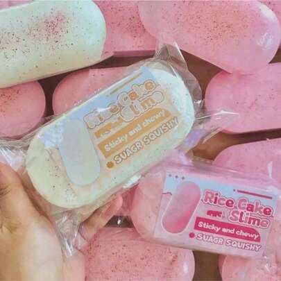 1个新款中号奶酪棒慢回弹挤压减压玩具，挤压和捏掐可缓解压力