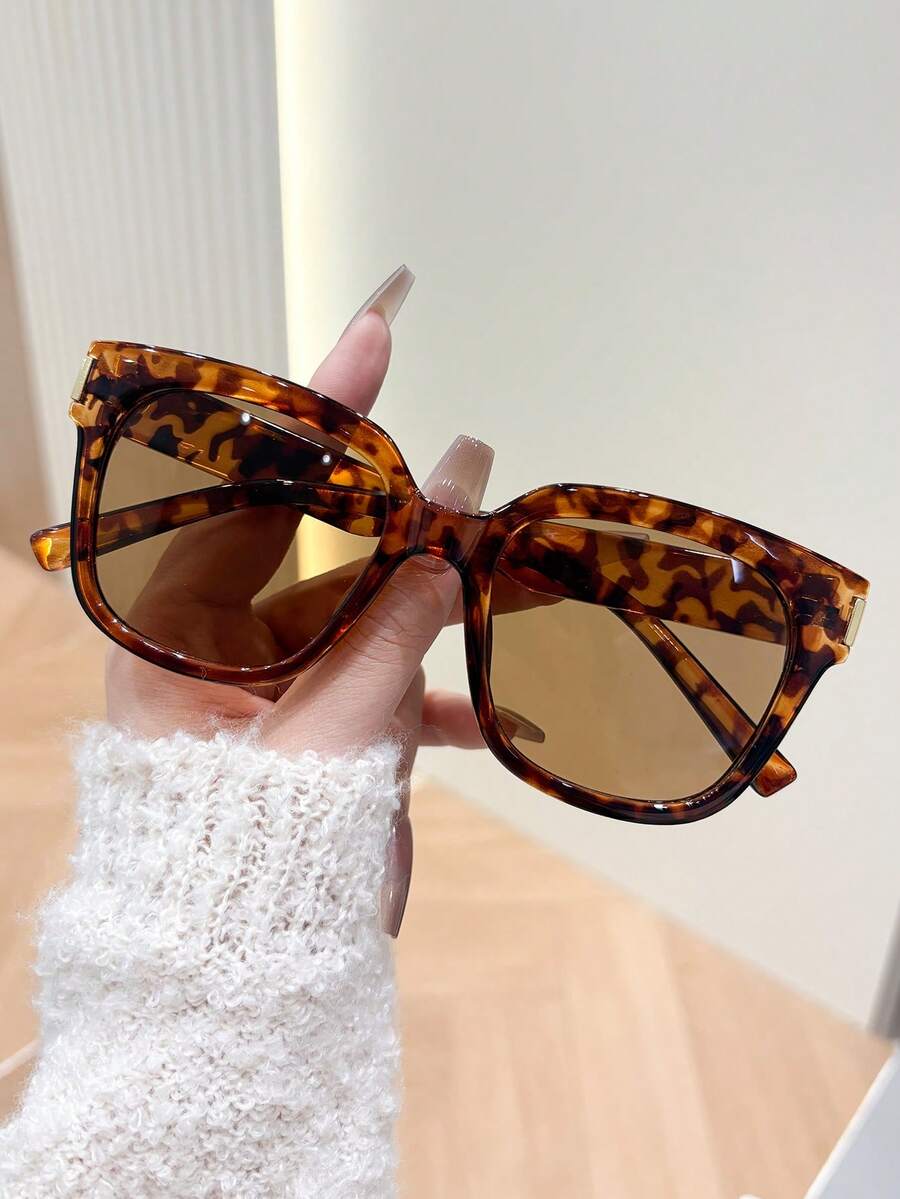 1 Pair Women's Square Frame Fashion Glasses, Fashionable Beach Accessory - Multicolor - View 1