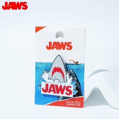 Monogram 1 chiếc ghim cài áo/trâm cài hình JAWS chính hãng, trang sức độc đáo, chống gỉ, làm bằng hợp kim kẽm, tráng men, thích hợp làm ghim cài balo/áo khoác/ve áo, quà tặng sưu tầm dành cho mẹ, cha, nhân dịp tốt nghiệp và giáo viên.