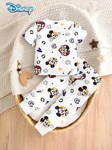 Bộ đồ ngủ bé trai Disney Infant gồm áo tay ngắn và quần dài chất liệu mềm mại, cạp chun, in hình chuột Mickey và trái tim dễ thương. - trắng - Xem 2