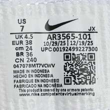 Nike 耐克女士 SHOX R4 休闲运动鞋，低帮 AR3565-101 - 銀色 - 查看 8