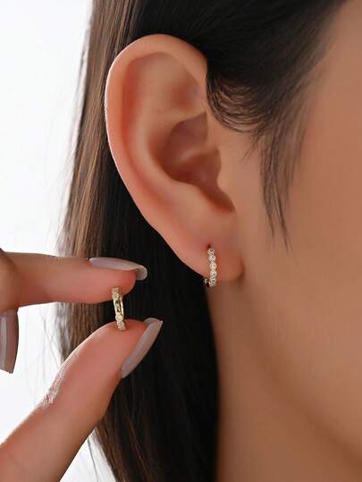 1对S925纯银复古花卉边镶嵌锆石耳环