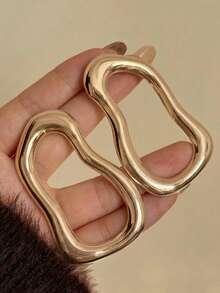 HOTNICE 1 paire de boucles d'oreilles créoles exagérées asymétriques et grandes, convenant aux femmes et aux filles, pour les voyages, les mariages, les fêtes, les cadeaux d'anniversaire - Doré - Voir 2