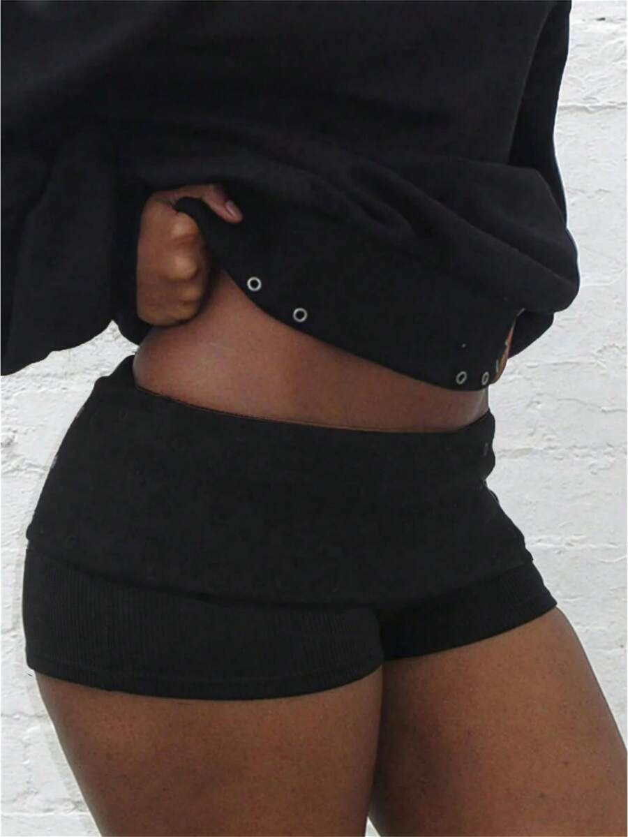 Womens Studded Fold Over Waist Shorts Y2k Low Waist Rivet Micro Shorts Slim Fit Boyshorts Goth Rave Costumes Mini Bottoms Casual Stylish Rivet Design Hot Pants Streetwear Party Clubwear - J12467-黑色 - 查看 1