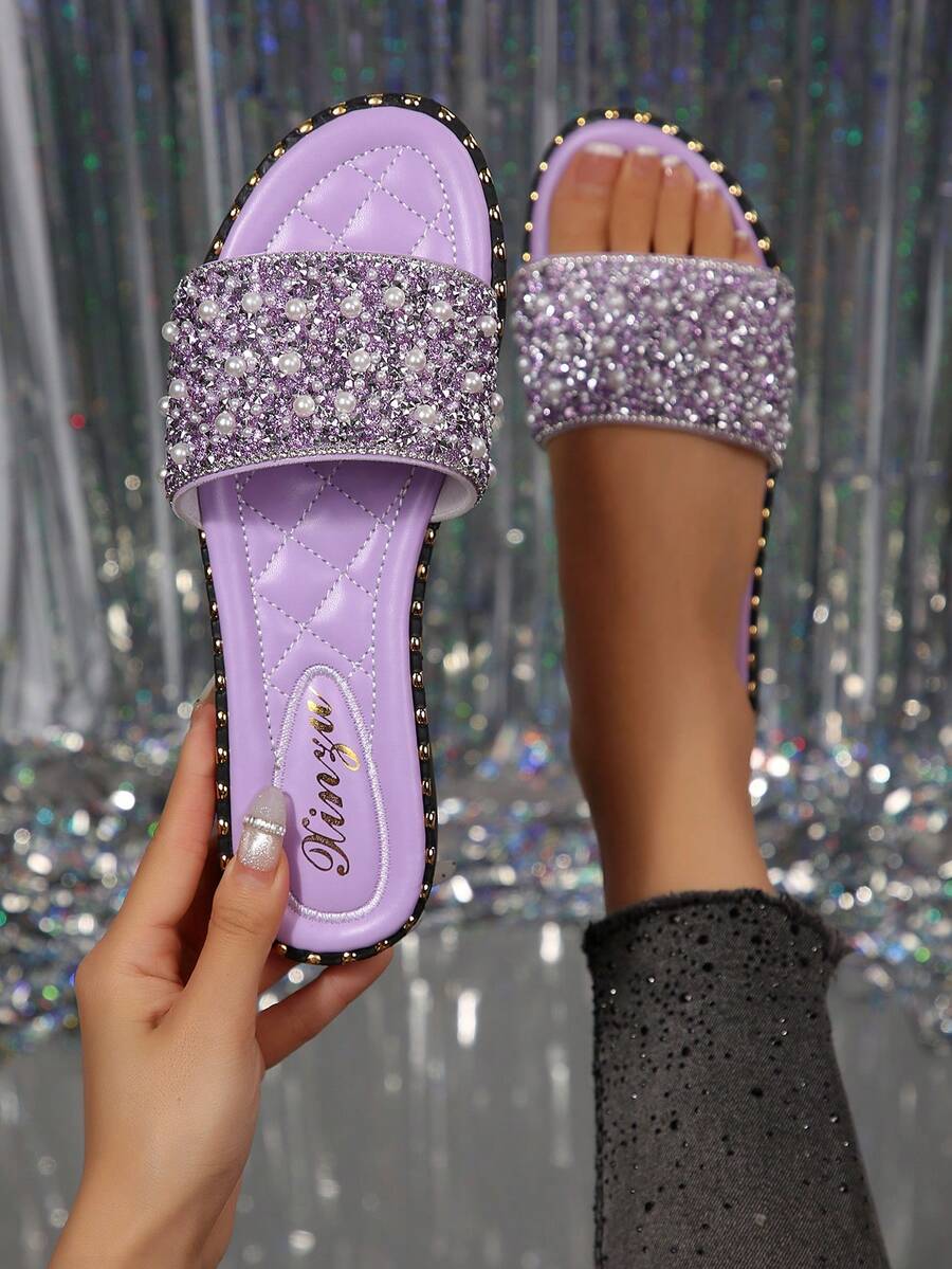 Novos Sandálias Rasteiras Confortáveis com Pedrarias, Versáteis para Praia, Sola Macia, Modelo Slip-On, Ideal para o Verão - Malva - Visão 1