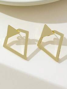 1 Đôi bông tai hình tam giác rỗng sáng tạo, kiểu dáng tối giản dành cho nữ. - Vàng - Xem 3
