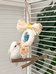Bola de vid de luffa natural, juguete para masticar colgante de ratán para loros medianos y pequeños. Accesorios de enriquecimiento natural para jaulas de pájaros (todos los colores de los accesorios se asignan al azar) con juguetes para afilar el pico de cacatúa con estampado de peonía y tigre. - Ver 4