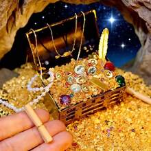 1:12 娃娃屋迷你宝箱模型套装，复古做旧木质宝箱 + 金条、银币、珍珠、羽毛笔，场景装饰，童话冒险摄影道具 - 均碼 - 查看 6