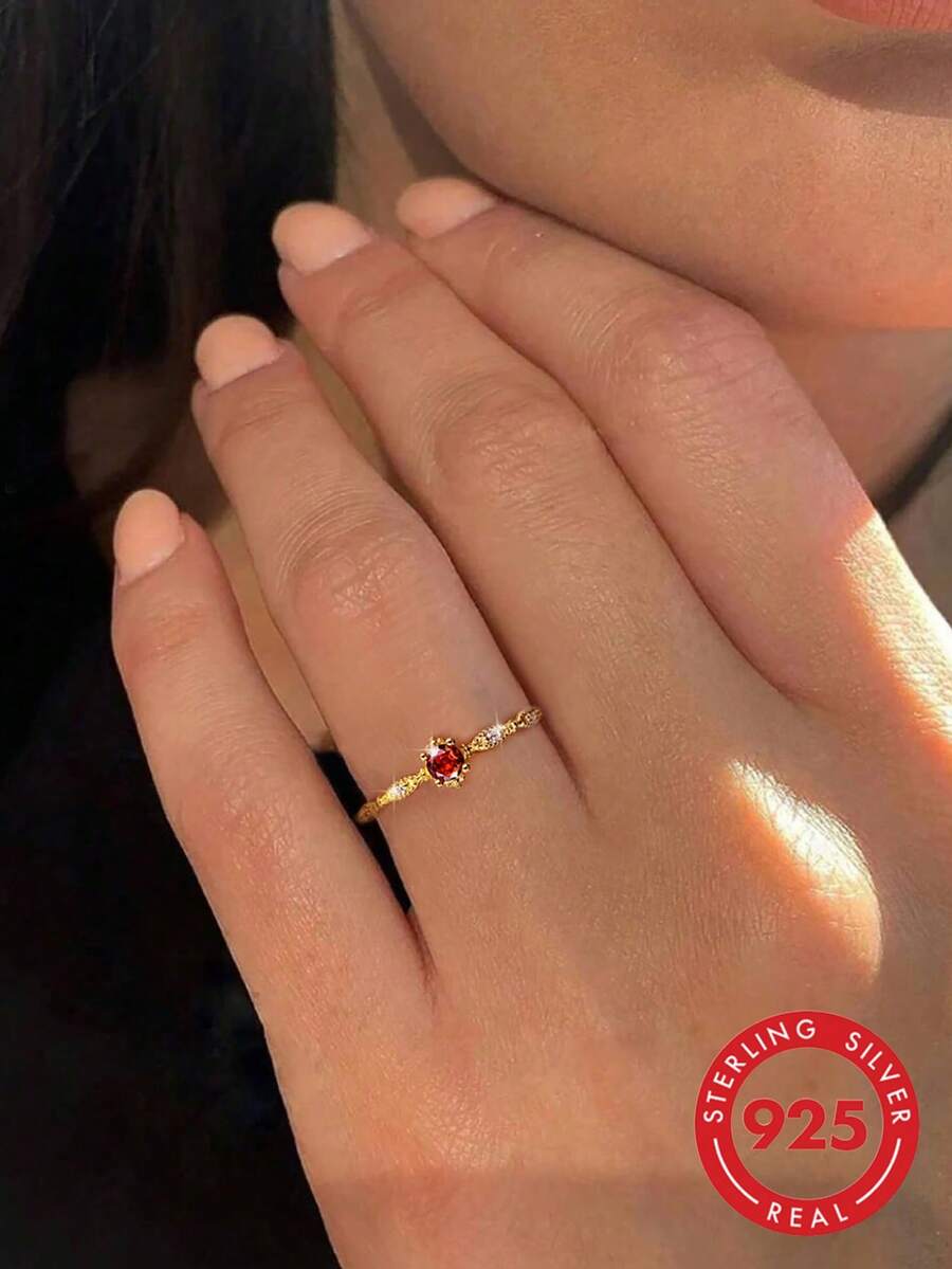 1 chiếc nhẫn Emerald & Ruby, nhẫn bạc S925 cao cấp dành cho nữ, quà tặng trang sức sang trọng và tinh tế.