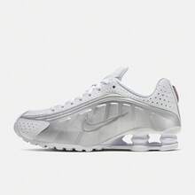 Nike 耐克女士 SHOX R4 休闲运动鞋，低帮 AR3565-101 - 銀色 - 查看 1