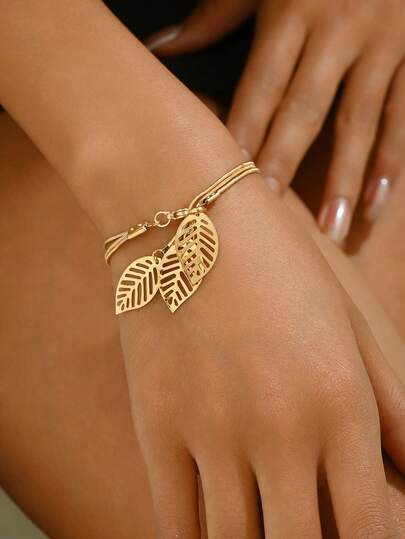 1 chiếc vòng tay mặt dây chuyền hình lá rỗng bằng kim loại, kiểu dáng tối giản, thời trang, phù hợp cho đi làm hàng ngày, hẹn hò, đi chơi, kỳ nghỉ hè ở bãi biển.