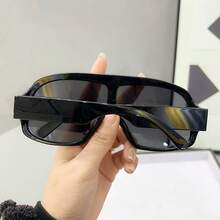 1 pieza Gafas de moda con marco cruzado casual, de moda para mujer Y2K, adecuadas para verano, playa, viajes, fiestas, regalos, uso diario - negro todo gris - Ver 3