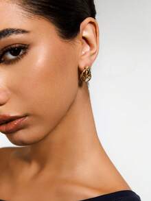 1 paire de boucles d'oreilles créatives en forme de cercle torsadé doré, design unique et simple, convient pour un port quotidien pour les femmes - Doré - Voir 4