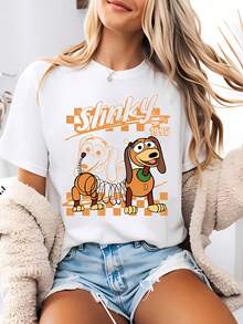 DisneyStyle Women's Printed T-Shirt Featuring A Vintage-Inspired Toy Story Slinky Dog Cartoon Print. This Round-Neck Summer Top Is Crafted From Soft, Comfortable 100% Cotton Fabric, Perfect For Everyday Wear, Outdoor Activities, Or Shopping. It Also Makes An Ideal Choice For Women - 白色 - 查看 1