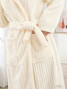 1pc Flannel Robe, Soft & Comfortable Sleepwear For Bedroom, Bathroom, Pool - White - View 5
