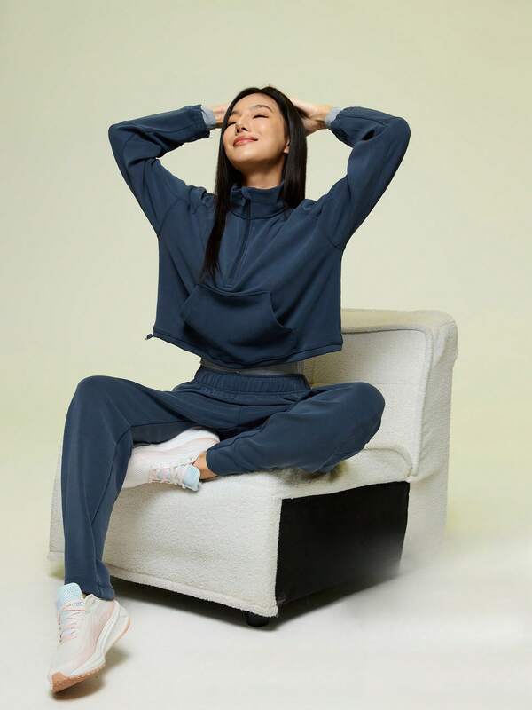 Short Windproof Stand-Up Collar Sports Sweatshirt For Women With Drawstring Hem, Half-Zip, Loose Casual Long-Sleeve Top, Fashionable For Spring And Autumn