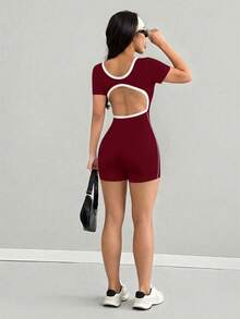 Bộ jumpsuit màu đỏ rượu vang dành cho nữ của AITYI Studio, kiểu dáng ôm sát, thoải mái, cổ vuông, phối màu tương phản, khoét lưng gợi cảm, thời trang ôm dáng, thích hợp cho tập thể dục trong nhà, phong cách Y2K, dự tiệc, thanh lịch, đi nghỉ mát, mùa xuân hè, lễ tốt nghiệp, lễ hội nhạc đồng quê, ngày Quốc khánh, mùa hè. Bộ đồ liền thân tay ngắn bằng vải dệt kim co giãn, nhẹ, thân thiện với da, thoáng khí, mới. - Màu Đỏ Sâu - Xem 5