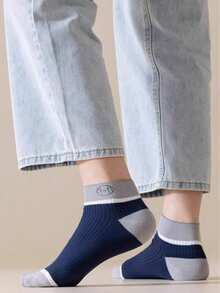 1 Paar/5 Paar Herren Mehrfarbige Fußball-Muster Kurze Socken, Dunkles Farbblock-Design, Modisch und Geeignet für Ausflüge oder Sport - Verschiedenfarbig - Übersicht 2