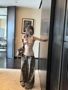 女士纯色纽扣吊带修身背心，简约优雅夏季服饰 - 卡其色 - 查看 7