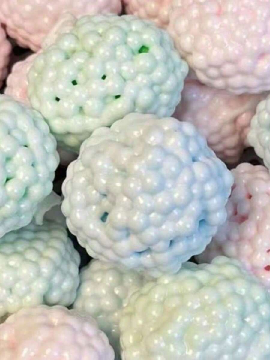 1个手工制作的趣味可挤压绿色球，适合DIY、家庭聚会、节日（如开斋节、狂欢节、复活节等）。手工制作的绿色减压球，内含爆米花珠——ASMR放松和减压。 - 均碼 - 查看 1