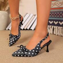 Sandalias de tacón alto con punta puntiaguda y hebilla para mujer, 7cm. Tacón de gatito con lazo a lunares, estilo romano, slip-on, estilo de hadas - Negro - Ver 13