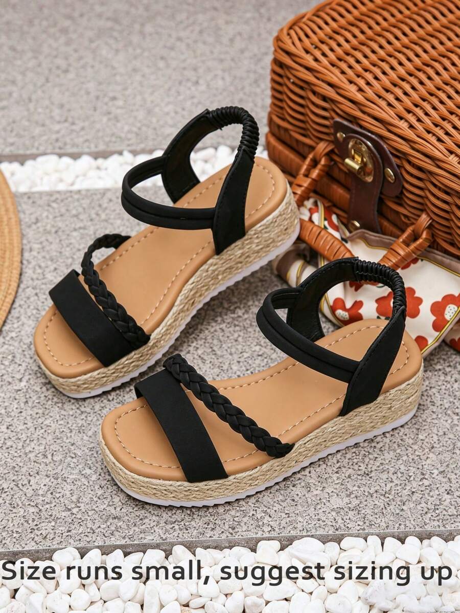 1 đôi dép xăng đan đế dày màu đen dành cho thiếu niên/bé gái (size nhỏ hơn bình thường), giày trẻ em mùa hè thoải mái, nhẹ nhàng, dép xăng đan mũi vuông thời trang cho bé gái, phù hợp cho đi học và mang hàng ngày.