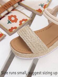 1 par de sandalias de verano para niñas, de estilo minimalista y de moda para vacaciones en la playa, con cuña tejida y suela gruesa, sandalias de paja trenzada de verano para niños, adecuadas para vacaciones y uso diario - Beis - Ver 8