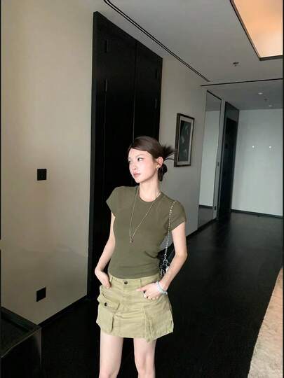 女士纯色百搭T恤，修身简约圆领短袖上衣