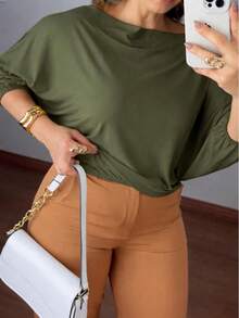 Women's Formal Blouse With 3/4 Batwing Sleeves - Elegant And Sophisticated - 軍綠色 - 查看 3