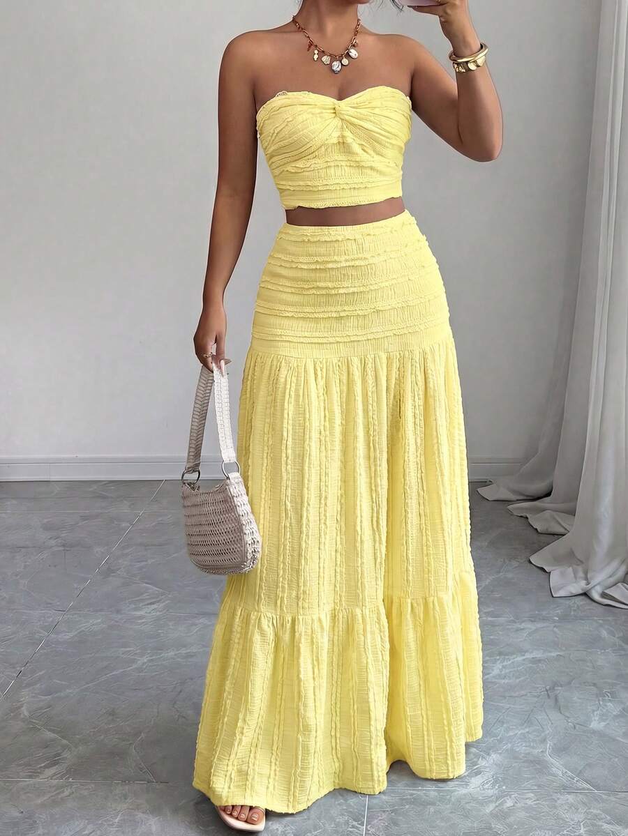 Bộ đồ hai mảnh dành cho nữ, áo croptop không dây xếp ly và chân váy dài cạp cao, thích hợp cho kỳ nghỉ và những dịp thường ngày (YY1229) - Màu vàng - Xem 1