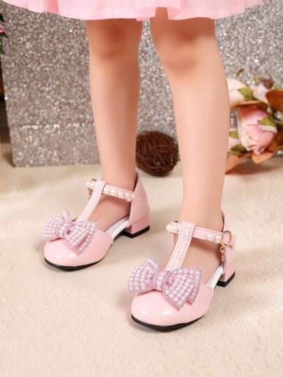 1 đôi sandal công chúa mùa hè mới kiểu Châu Âu và Mỹ cho trẻ em, sandal da mini quai chữ T đính nơ ngọc trai.