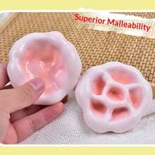 1个可塑形冰皮麻糬捏捏球，多种颜色可选（黄色4厘米），逼真麻糬质感，慢回弹挤压玩具，超薄冰皮减压玩具，便携旅行玩具，节日、生日、复活节、万圣节、圣诞节的理想礼物 - 彩色 - 查看 8