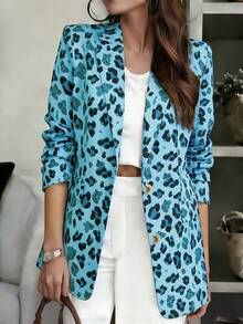 Áo khoác blazer nữ màu xanh dương in họa tiết da báo, tay dài, cổ ve lật, chất liệu vải dệt, có chi tiết cúc cài, dáng suông. - Màu xanh lam - Xem 6