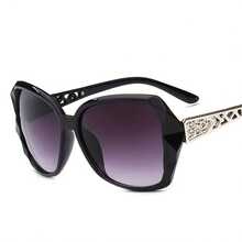 This Four-Piece Women's Eyeglasses Set Features A Classic, Elegant, And Retro Oversized Frame Design, Making It Ideal For Summer Sun Protection And Stylish Styling. The Temples Feature A Unique Openwork Design. Suitable For Everyday Wear, Shopping, Photography, And Pairing With Various Outfits. - 彩色 - 查看 7