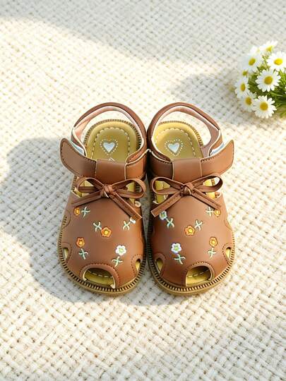 Kids Shoes Adjustable Hook And Loop Girls Caramel Brown Closed Toe Flats Sandals With Embroidery Bow For 3~12 Years Old Perfect For School Beach Vintage Pastoral Style