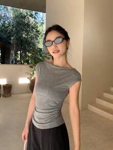 女款素色船領短袖T恤，修身腰線設計針織上衣，夏季款 - 灰色 - 查看 1