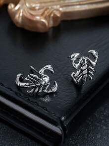 1 Pair Fashionable Street Style Scorpion Stud Earrings For Men, Unique Scorpion Design Men's Accessory, Suitable For Daily Wear, Gift For Friends On Holidays, Birthdays, Anniversaries - Multicolor - View 7