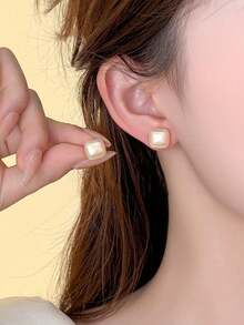 Bộ 4 đôi bông tai đính ngọc trai giả hình vuông tối giản, thời trang, thanh lịch, có màu đỏ, trắng, xám, vàng sâm panh, phù hợp cho nữ giới đeo hàng ngày, dự lễ hội, đám cưới và tiệc tùng. - Bộ bốn món - Xem 5