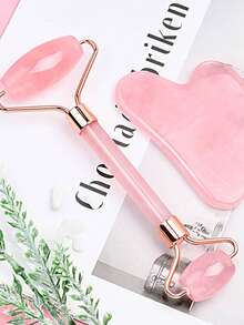 两件套按摩工具：1个双头按摩滚轮，1个心形刮痧板。面部按摩可以减轻浮肿，舒缓并柔嫩肌肤，令肌肤容光焕发。 - 1pc - 查看 6