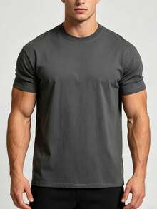 230g Heavyweight Pure Cotton Short-Sleeve T-Shirt For Men. Made From High-Weight, Tightly Spun Cotton, This T-Shirt Boasts A Natural Drape And Crispness. The Loose, Drop-Shoulder, Oversized Fit Is Suitable For Everyday Wear, Commuting, Street Style, Layering, And As A Base Layer. It's Soft Against The Skin, Wrinkle-Resistant, And Features A Simple Solid Color For A Sophisticated Minimalist Style. A Hardcore Basic Top That Combines Comfort And Quality. - 黑色 - 查看 1