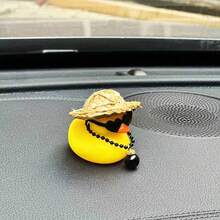 Décoration de canard jaune personnalisée et à la mode pour l'intérieur de la voiture, chapeau de paille + lunettes de soleil mode en forme de cœur, accessoires de décoration pour le tableau de bord de la voiture - A - Voir 5