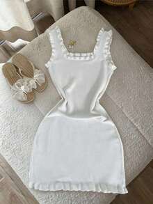 2026 Spring/Summer New White Knit Dress, Suitable For Summer Vacation Wear, Women's Dress, Women's Vacation Clothing, White Sleeveless Fitted Knit Dress, Square Neckline Design, Ruffle Trim Decorated With Pearls, Solid Color Fitted Short Dress, Ideal For Cocktail Parties, Dinner Dates, Summer Vacation - 白色 - 查看 2