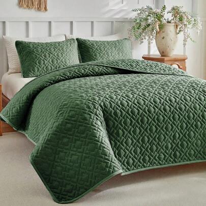 1pc Summer Bed Cover, Soft Breathable Cool Quilt, Square Grid Quilted, Skin-Friendly Thin Air Conditioner Quilt, Fits All Sizes, Lightweight For Bedroom Dorm, Machine Washable, Spring Summer New Arrival, Ideal Festival Gift