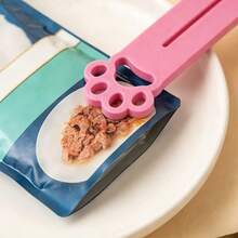 Dụng cụ ép thức ăn cho mèo - Giúp ép thức ăn hiệu quả bên trong túi, thiết kế mở giúp tránh lãng phí. Được thiết kế dành cho người nuôi mèo, dễ sử dụng. Dụng cụ này phù hợp với nhiều loại túi đựng thức ăn, dễ vệ sinh và đảm bảo vệ sinh. - màu ngẫu nhiên - Xem 11