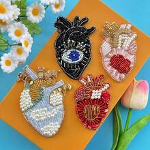 1-4pcs Heart-Shaped Handmade Diamond Patches, DIY Clothing Accessories, Bags, Shoes, Hats, Decorations, Sewing Styles, Multiple Colors Available, Handcrafted With Slight Variations In Rhinestone Placement - Heart and Action - View 2